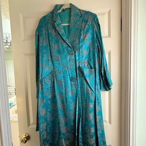 Blue and green floral print kimono style robe with pockets and‎ belt